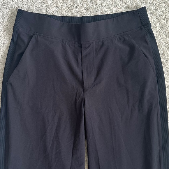 Athleta Brooklyn Mid Rise Ankle Pant Black 8 Athleisure Lightweight Travel - Picture 5 of 16
